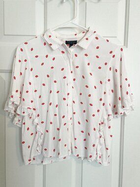 Topshop Lip Print White Button Down Blouse with Ruffle Sleeves Size 4